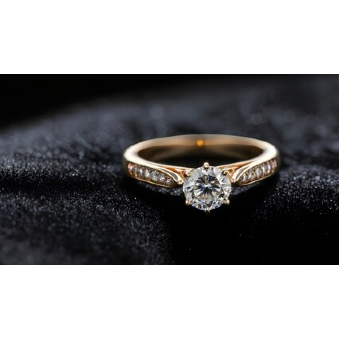 Emerald Shaped Ring (LAB-Grown Diamonds)